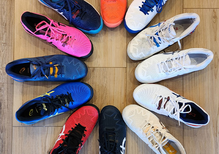 A picture of shoes in circle