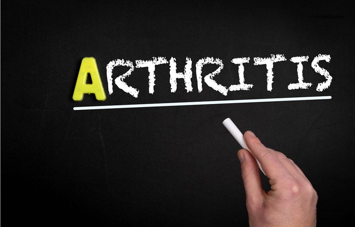 A graphic showing word "arthritis" written on blackboard 